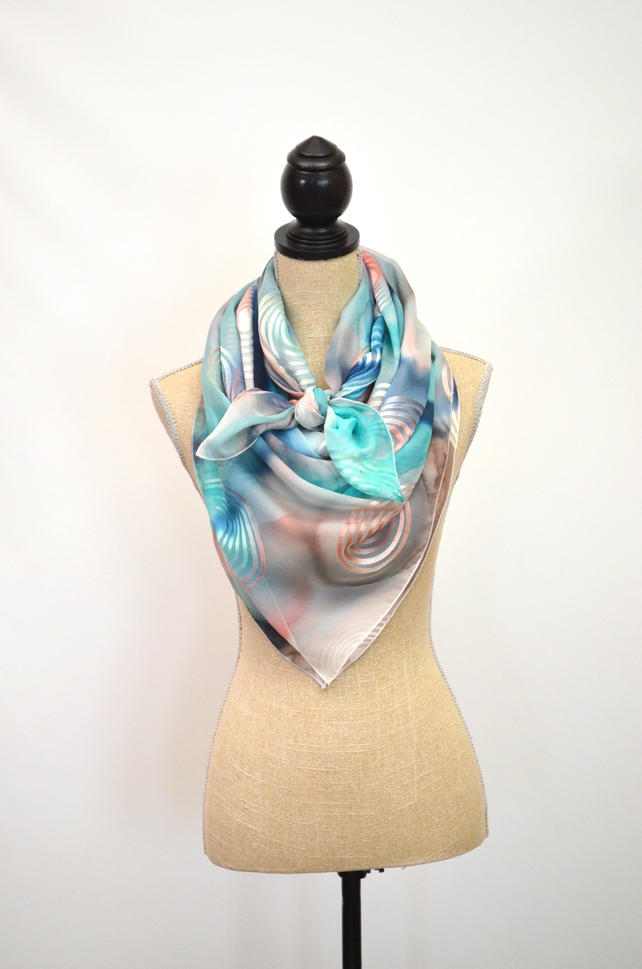 小物 evening scarf in silk satin Hand-
